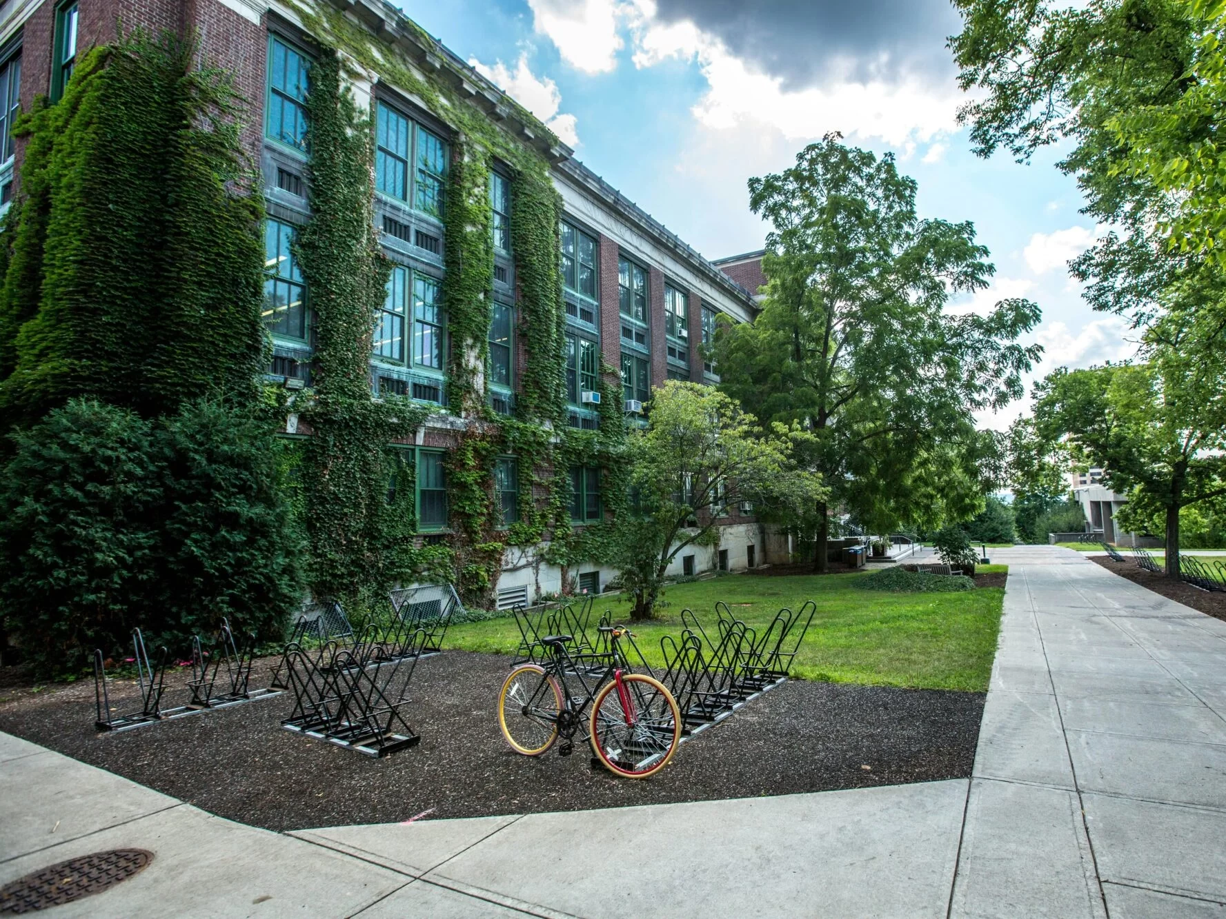 ryan-jacobson-cXUOQWdRV4I-unsplash-2000×1333-1